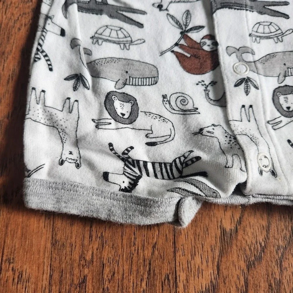 Carters Newborn Baby Boy Girl Animal Print Snap Front Cotton Romper Grey 417